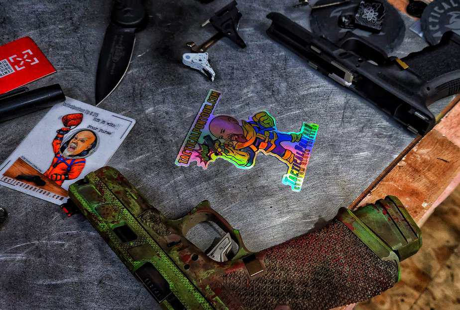 Limited Thanos Holographic SLAP - Image 3